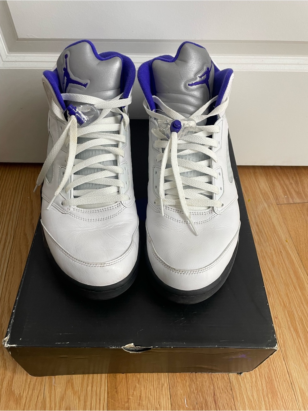 Jordan Men's Retro Basketball Shoes - White & Purple size 14 Good condition